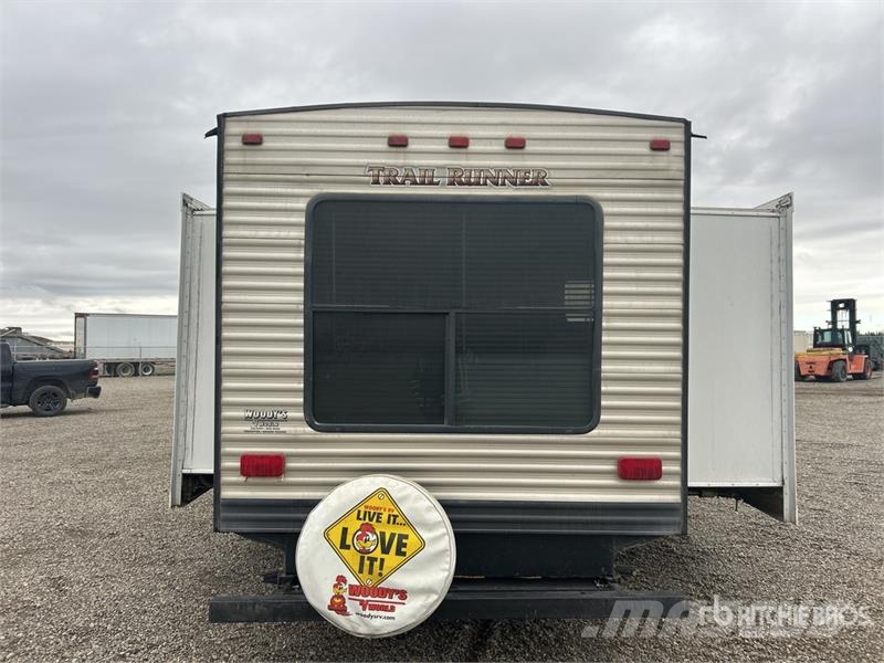 Heartland Trail Runner 35 ft T/A Travel Trailer Kitos priekabos