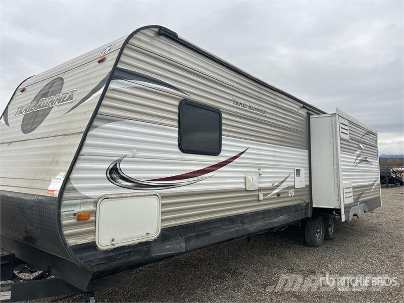 Heartland Trail Runner 35 ft T/A Travel Trailer Kitos priekabos