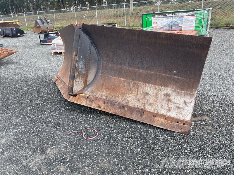 Henke 11 ft 8 in Power-V Snow Plow - Fits Wheel Loader Láminas y cuñas quitanieves