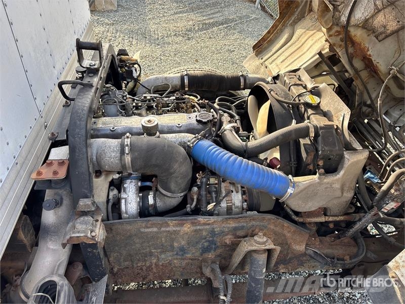 Hino FB1715 4x2 Van Truck Bakwagens met gesloten opbouw