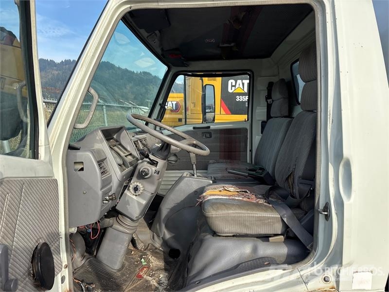 Hino FB1715 4x2 Van Truck Bakwagens met gesloten opbouw