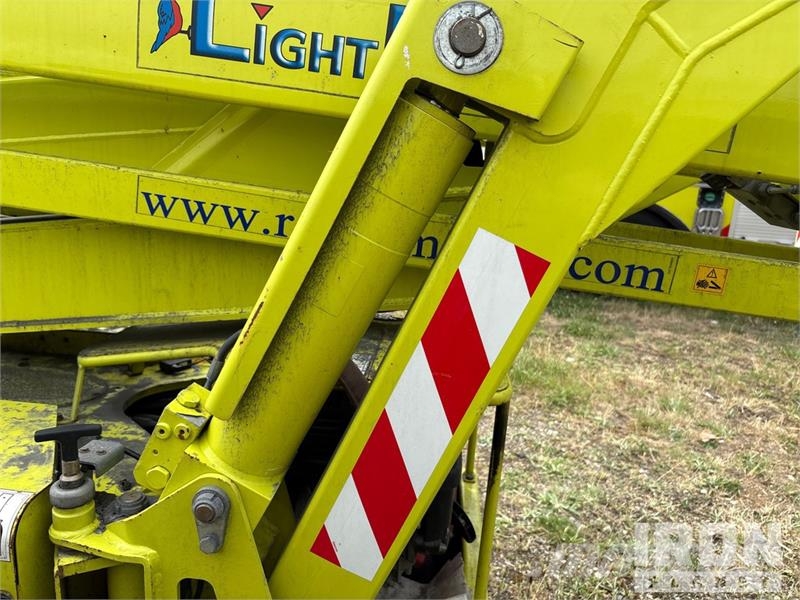Hinowa Light Lift 2312 Crawler Gasoline Articulating Boom Gelenkteleskoparbeitsbühnen