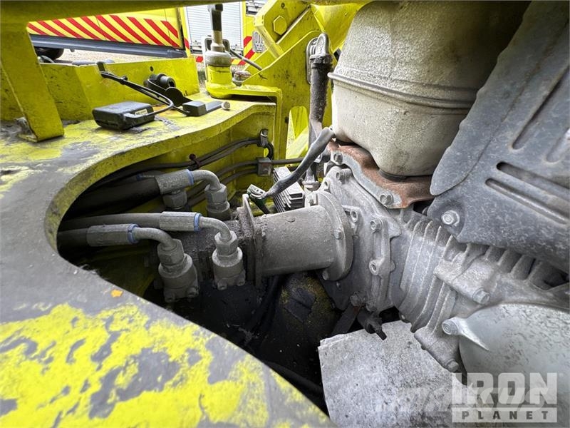 Hinowa Light Lift 2312 Crawler Gasoline Articulating Boom Gelenkteleskoparbeitsbühnen