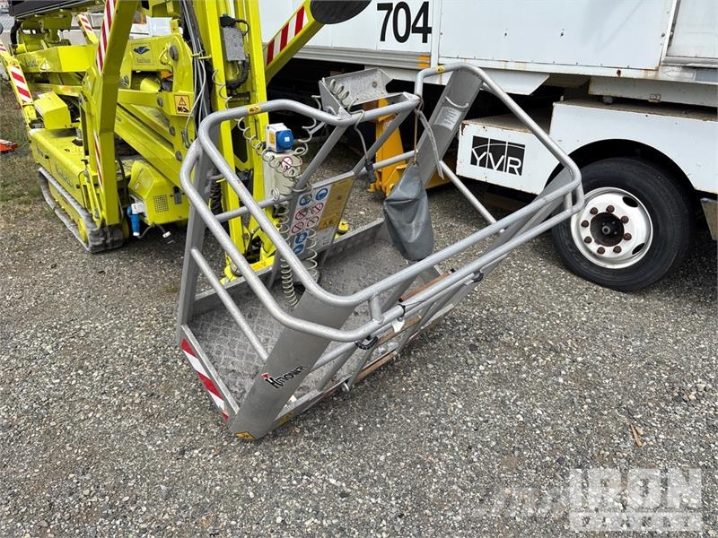 Hinowa Light Lift 2312 Crawler Gasoline Articulating Boom Gelenkteleskoparbeitsbühnen