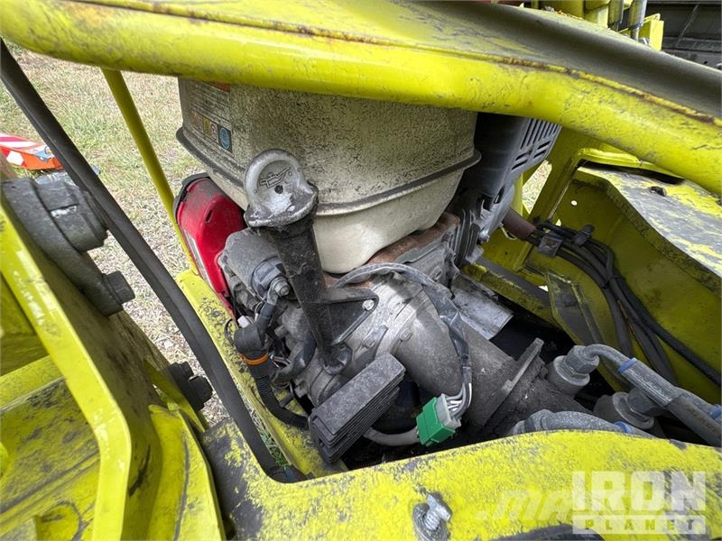 Hinowa Light Lift 2312 Crawler Gasoline Articulating Boom Gelenkteleskoparbeitsbühnen
