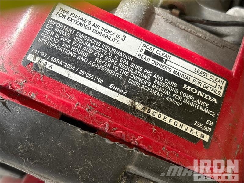 Hinowa Light Lift 2312 Crawler Gasoline Articulating Boom Gelenkteleskoparbeitsbühnen