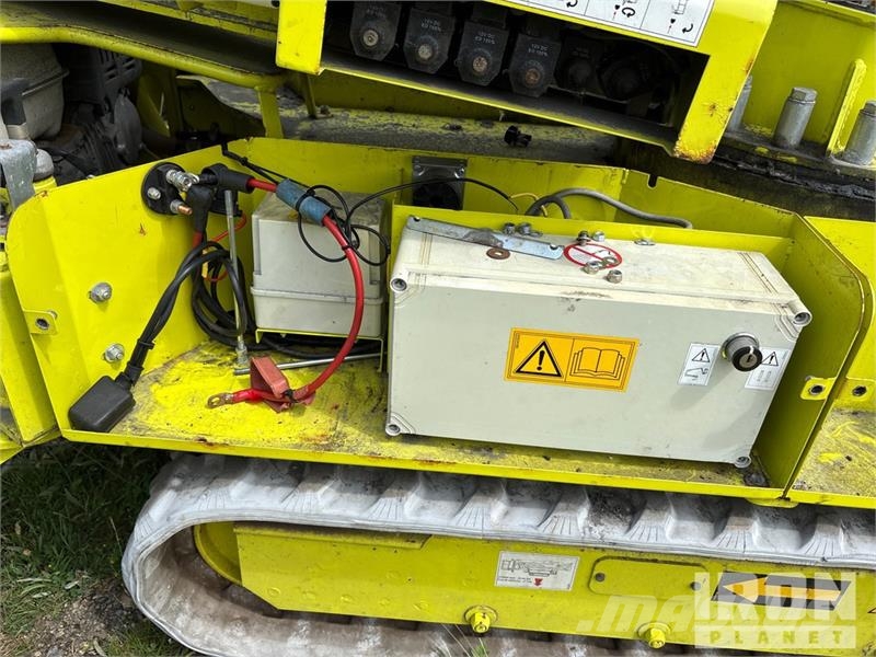 Hinowa Light Lift 2312 Crawler Gasoline Articulating Boom Gelenkteleskoparbeitsbühnen