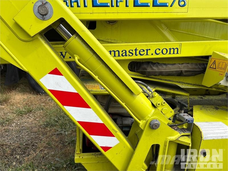 Hinowa Light Lift 2312 Crawler Gasoline Articulating Boom Gelenkteleskoparbeitsbühnen
