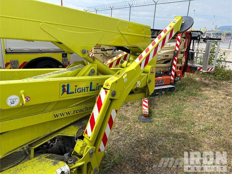 Hinowa Light Lift 2312 Crawler Gasoline Articulating Boom Gelenkteleskoparbeitsbühnen