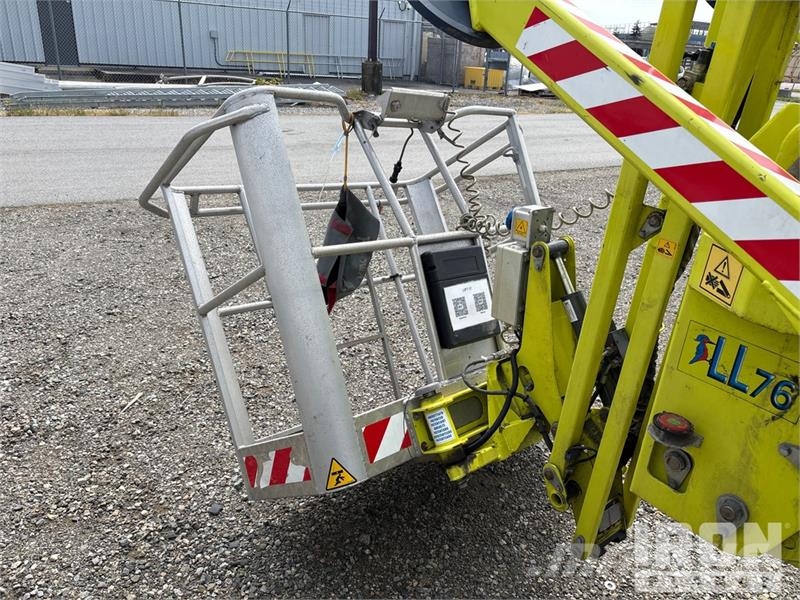 Hinowa Light Lift 2312 Crawler Gasoline Articulating Boom Gelenkteleskoparbeitsbühnen