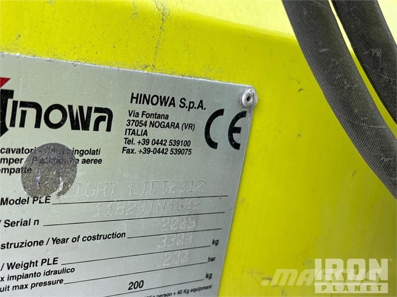Hinowa Light Lift 2312 Crawler Gasoline Articulating Boom Gelenkteleskoparbeitsbühnen