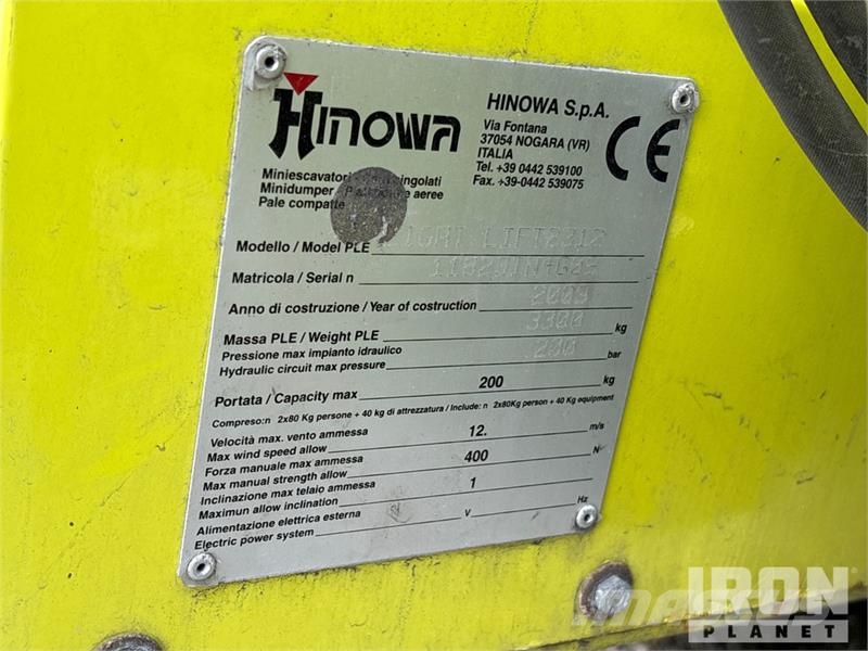 Hinowa Light Lift 2312 Crawler Gasoline Articulating Boom Gelenkteleskoparbeitsbühnen