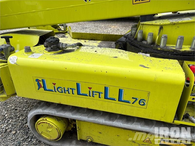 Hinowa Light Lift 2312 Crawler Gasoline Articulating Boom Gelenkteleskoparbeitsbühnen