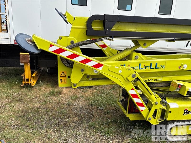 Hinowa Light Lift 2312 Crawler Gasoline Articulating Boom Gelenkteleskoparbeitsbühnen