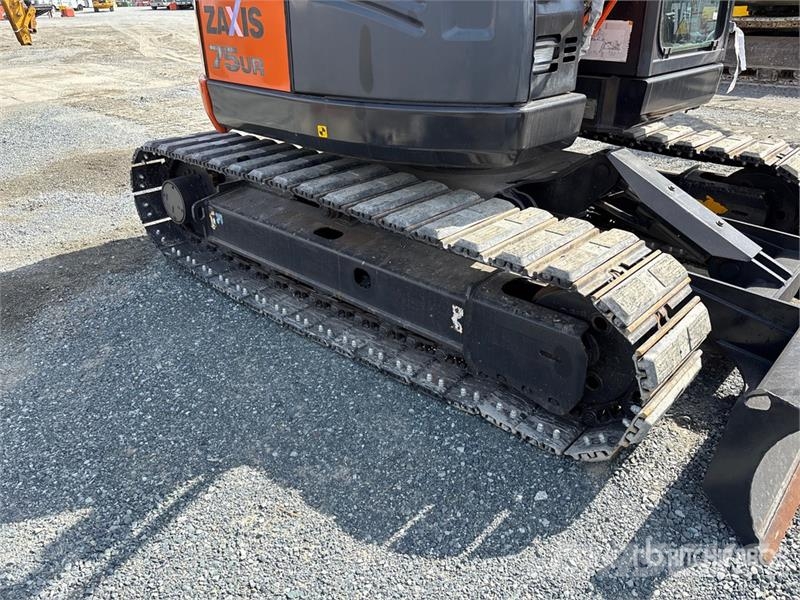 Hitachi ZX75UR-5B Tracked Excavator Lánctalpas kotrók
