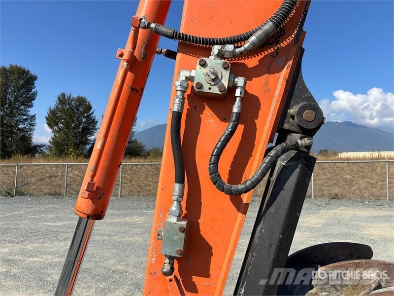 Hitachi ZX75US-5 Tracked Excavator Roomikekskavaatorid