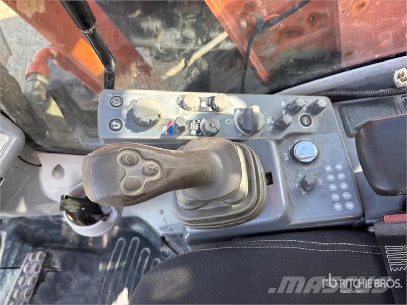 Hitachi ZX75US-5 Tracked Excavator Roomikekskavaatorid