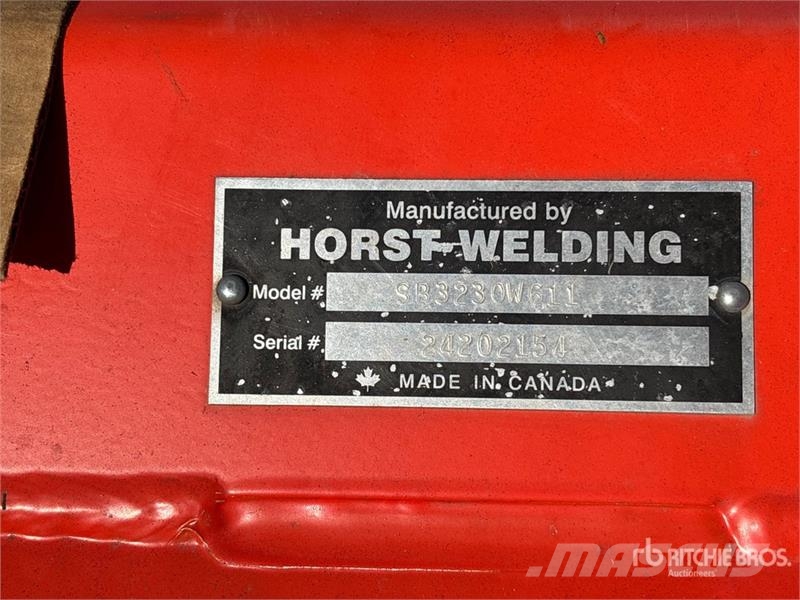 HLA 72 in Skid Steer Snow Pusher (Unused) Snežne daske i plugovi