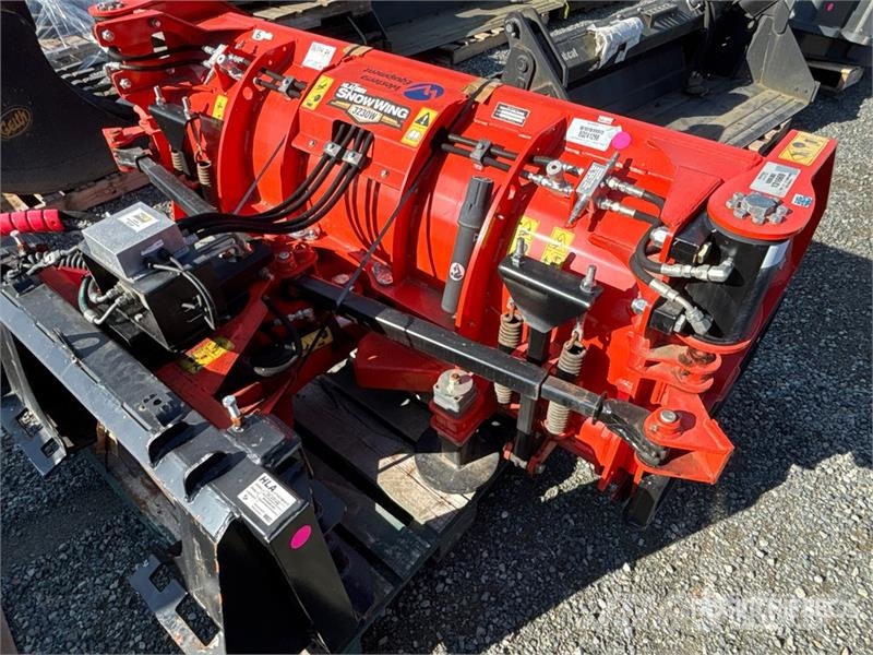 HLA 72 in Skid Steer Snow Pusher (Unused) Snežne daske i plugovi