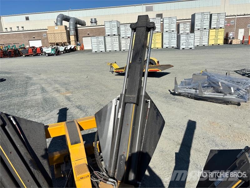  Holt 44 in Tree Spade معدات البناء - غير ذلك