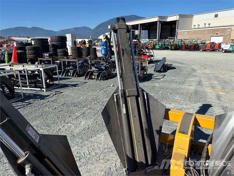  Holt 44 in Tree Spade معدات البناء - غير ذلك