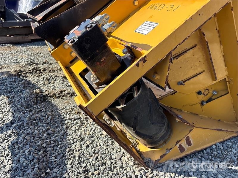 Horst SSB84 86 in Side Dump Skid Steer Bucket Cucharones