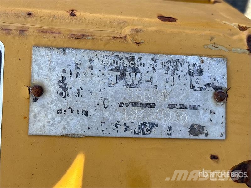 Horst SSB84 86 in Side Dump Skid Steer Bucket Cucharones