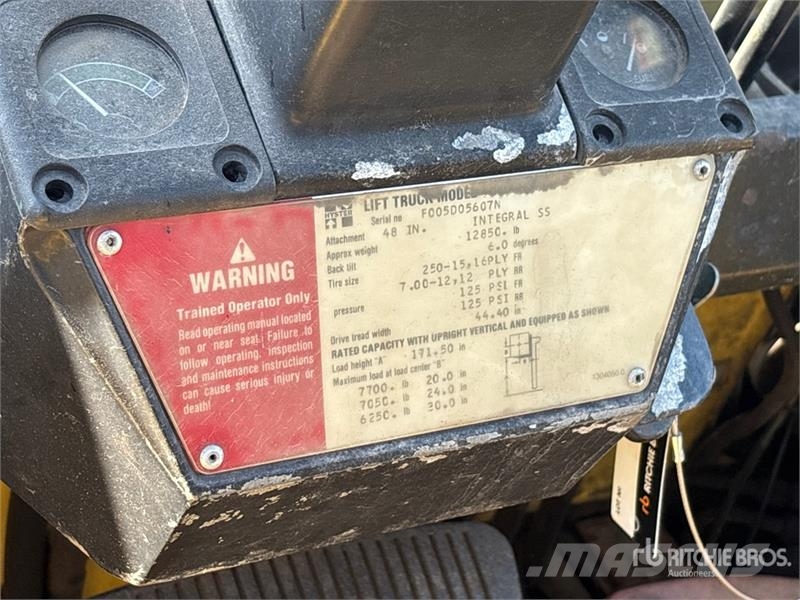 Hyster 7700 lb Pneumatic Tire Forklift Інше