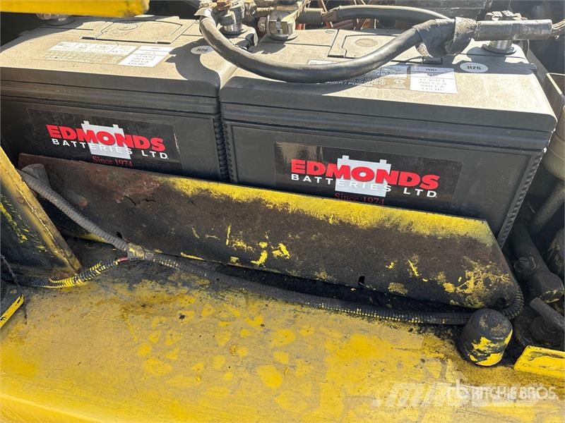 Hyster 7700 lb Pneumatic Tire Forklift Інше