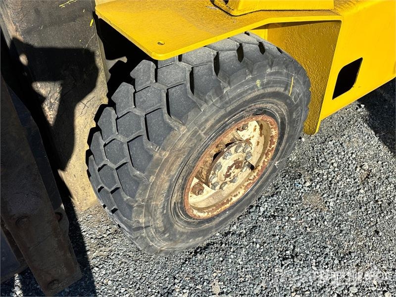 Hyster 7700 lb Pneumatic Tire Forklift Інше
