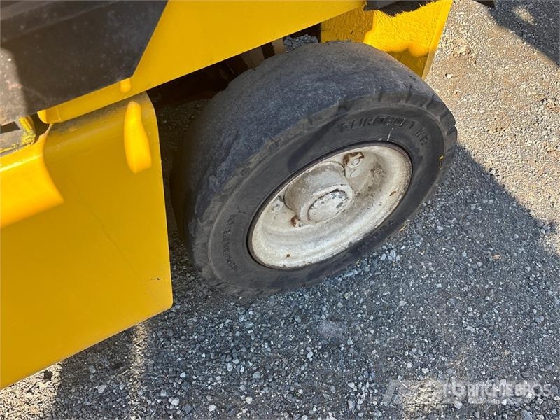 Hyster 7700 lb Pneumatic Tire Forklift Інше