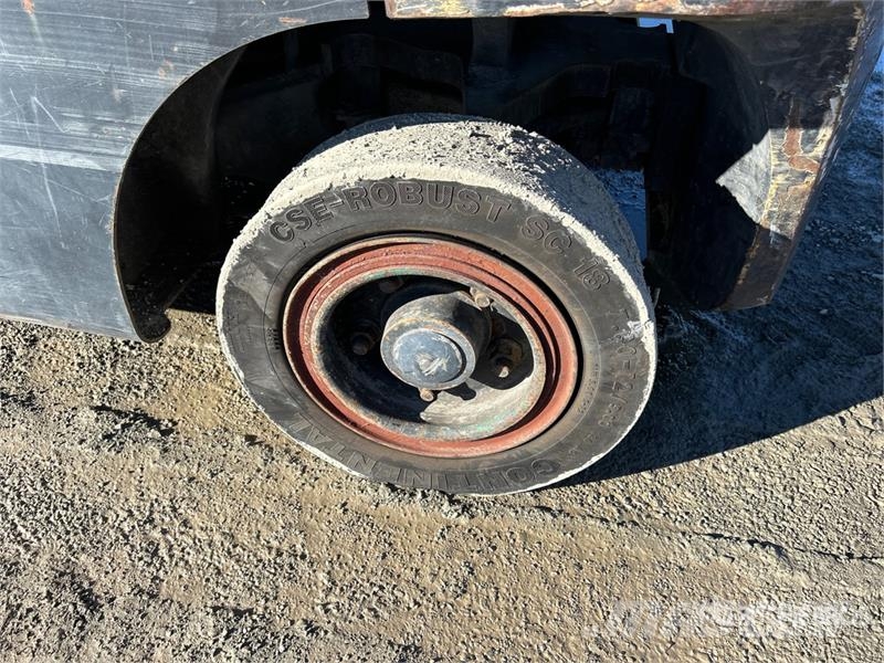 Hyster H100 10000 lb Cushion Tire Forklift Інше