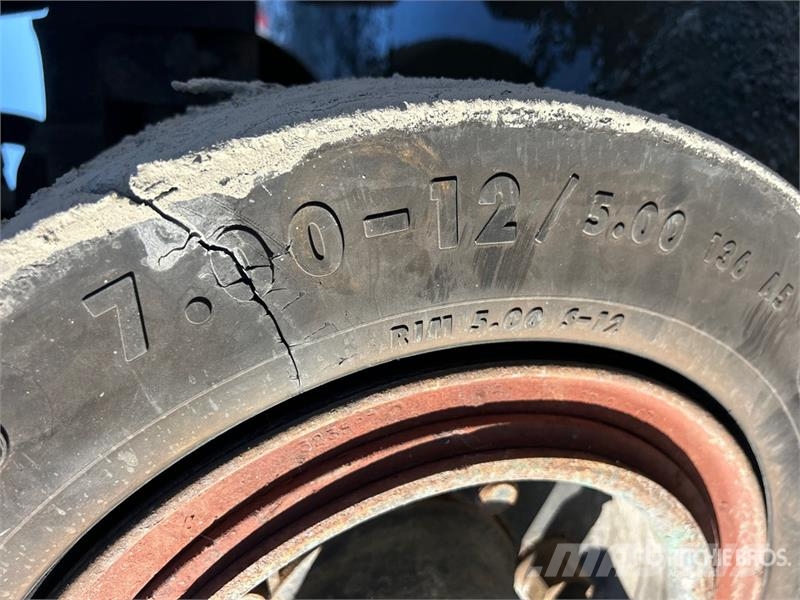 Hyster H100 10000 lb Cushion Tire Forklift Інше