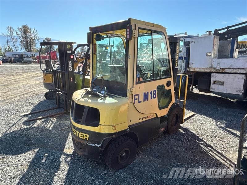 Hyster H50XT 4800 lb Pneumatic Tire Forklift Targoncák-Egyéb