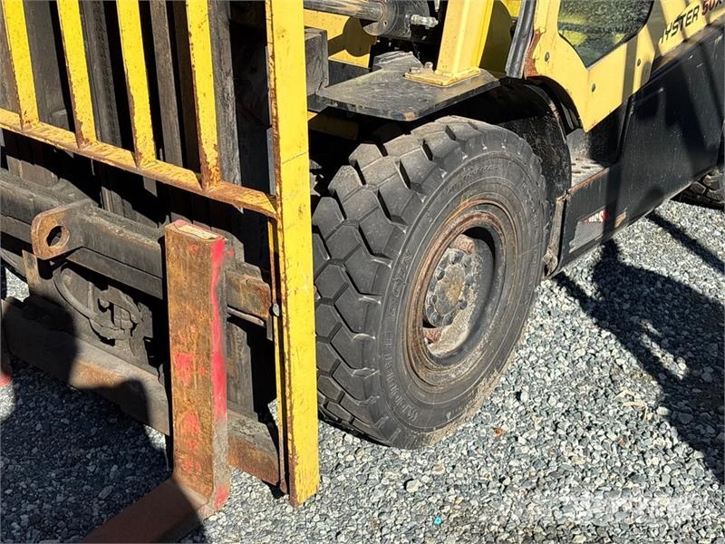 Hyster H50XT 4800 lb Pneumatic Tire Forklift Targoncák-Egyéb