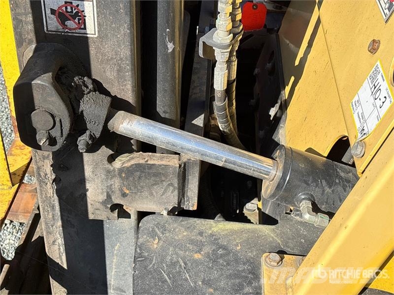 Hyster H50XT 4800 lb Pneumatic Tire Forklift Targoncák-Egyéb