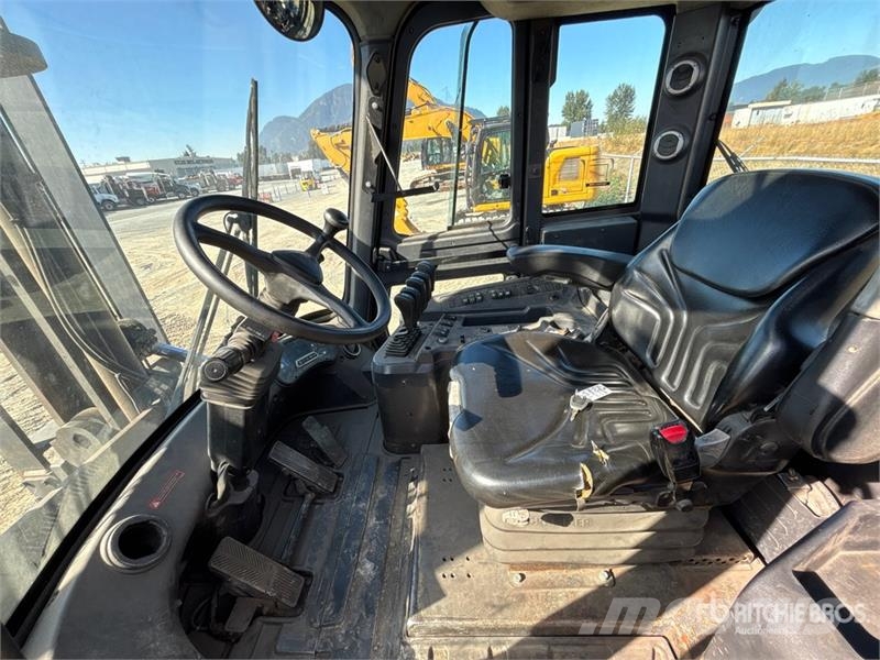Hyundai 110D-9 25000 lb Pneumatic Tire Forklift Інше