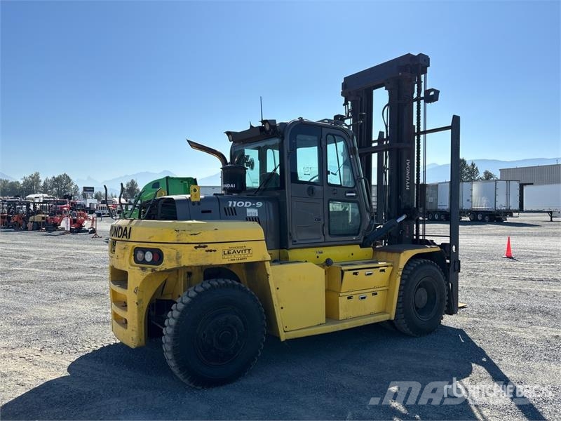 Hyundai 110D-9 25000 lb Pneumatic Tire Forklift Інше