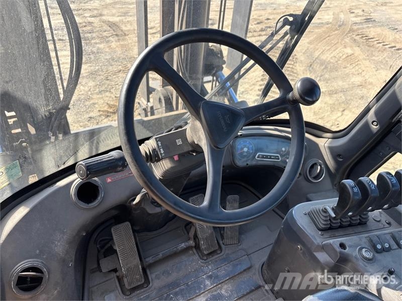 Hyundai 110D-9 25000 lb Pneumatic Tire Forklift Інше