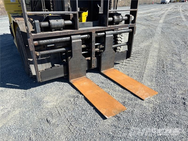 Hyundai 110D-9 25000 lb Pneumatic Tire Forklift Інше