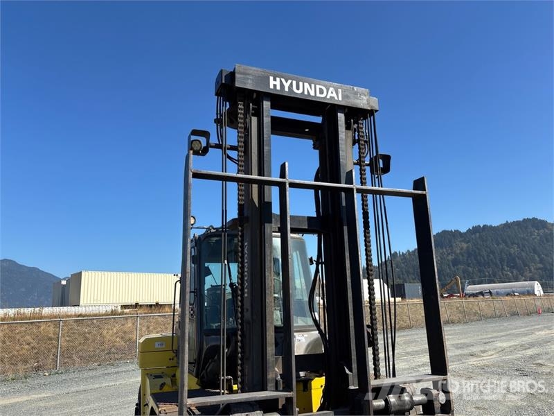 Hyundai 110D-9 25000 lb Pneumatic Tire Forklift Інше