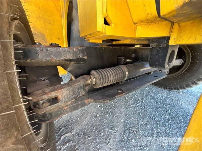 Hyundai 110D-9 25000 lb Pneumatic Tire Forklift Інше