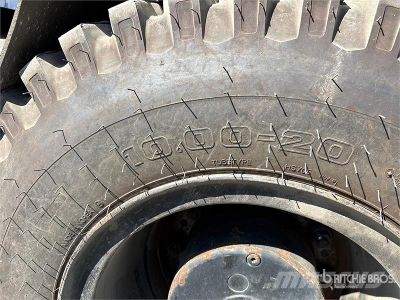 Hyundai 110D-9 25000 lb Pneumatic Tire Forklift Інше