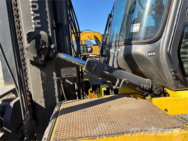 Hyundai 110D-9 25000 lb Pneumatic Tire Forklift Інше