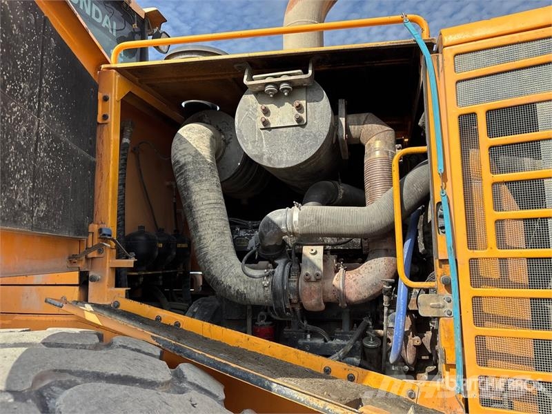 Hyundai HL780-9 Wheel Loader Gumikerekes homlokrakodók