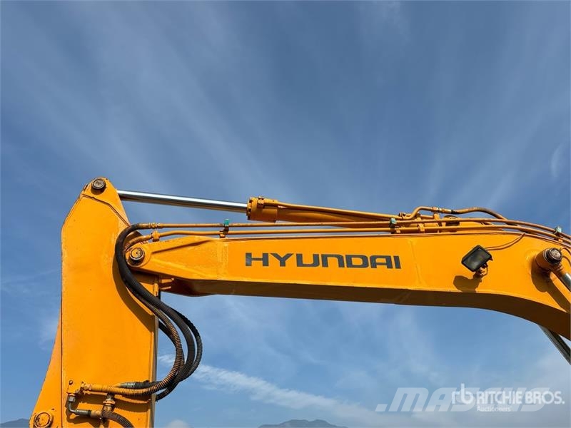 Hyundai Robex 130LC-3 Tracked Excavator Crawler excavators