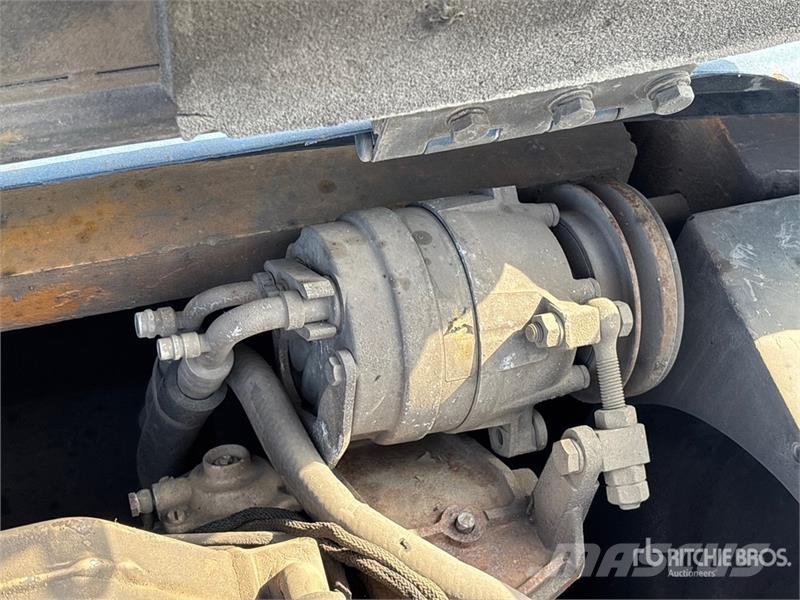 Hyundai Robex 130LC-3 Tracked Excavator Crawler excavators