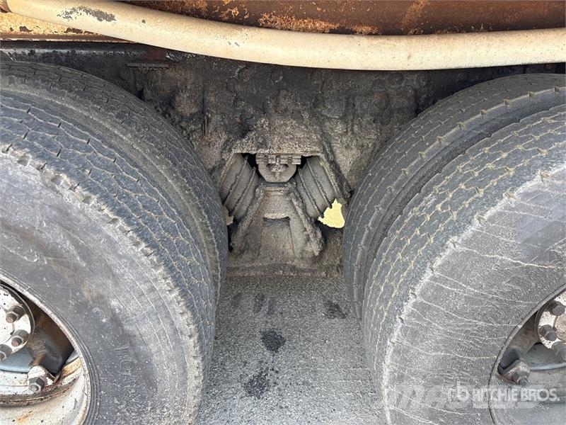 International 2674 6x4 Van Truck Umpikorikuorma-autot