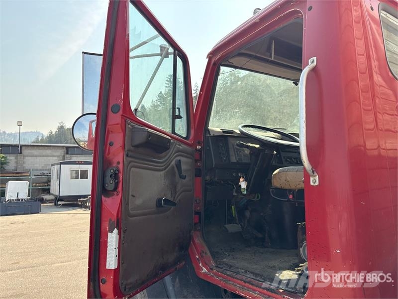 International 2674 6x4 Van Truck Umpikorikuorma-autot