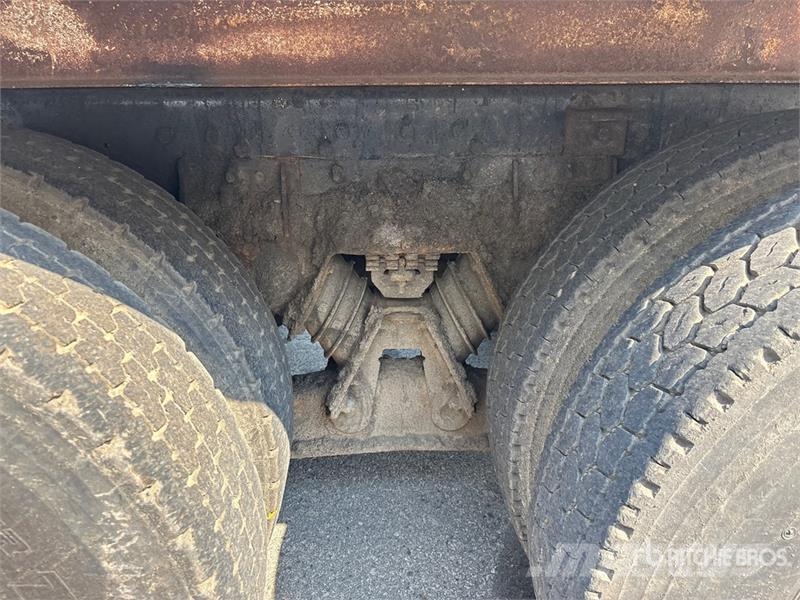International 2674 6x4 Van Truck Umpikorikuorma-autot